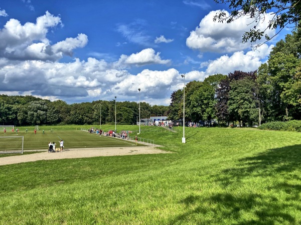 Volksparkstadion Nebenplatz 1 - Duisburg-Rheinhausen