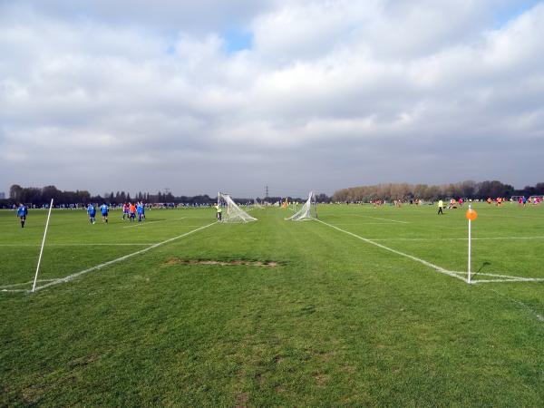 Hackney Marshes pitch S4 - Hackney Wick, Greater London
