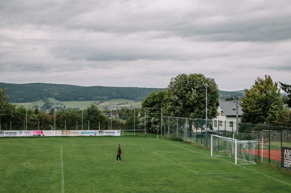 Ernst-Schneller-Stadion - Lauter-Bernsbach