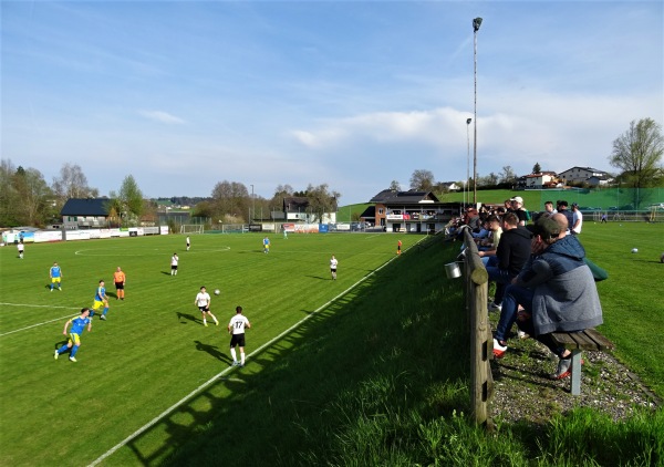 Sportplatz Neukirchen - Neukirchen an der Vöckla