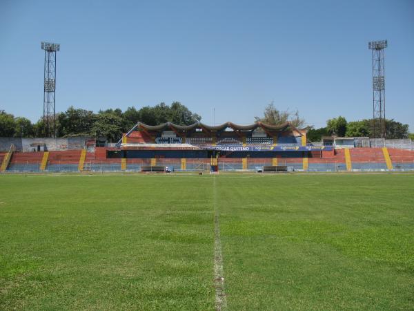 Estadio Oscar Alberto Quiteño - Santa Ana