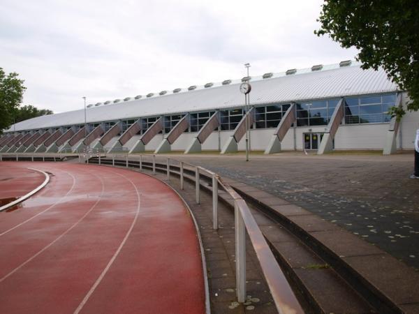 Kleine Kampfbahn im Arena-Sportpark - Düsseldorf-Stockum