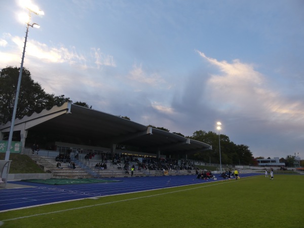 Stadion im Sportpark Pennenfeld - Bonn-Bad Godesberg