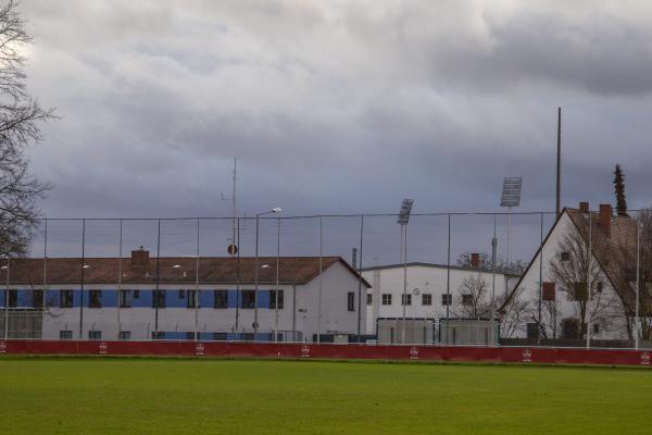 Sportpark Valznerweiher Platz 3 - Nürnberg-Zerzabelshof