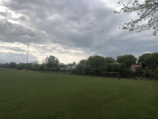 Sportplatz an der Mehrzweckhalle - Delbrück-Sudhagen