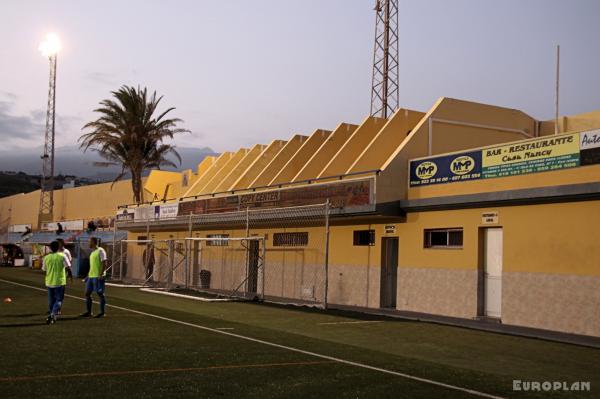 Campo de Fútbol La Palmera - San Isidro, Tenerife, CN