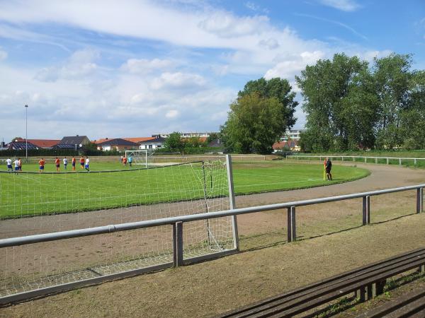 Aufbau-Sportplatz - Eisenhüttenstadt