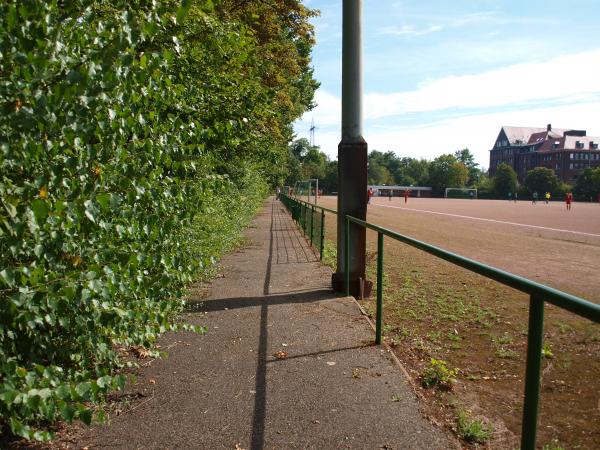 Sportplatz Heinrich-Strunk-Straße - Essen/Ruhr-Frohnhausen