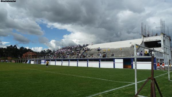 Estadio Municipal De Cazhapata - Cuenca