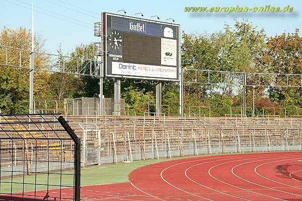 Südstadion im Jean-Löring-Sportpark - Köln-Zollstock