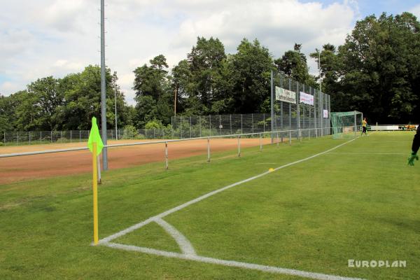 H&B Fußballzentrum - Deckenpfronn
