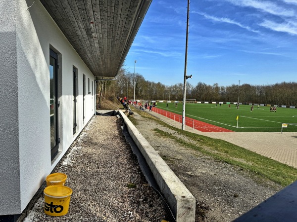 Sportplatz im Felde - Nieheim-Eversen