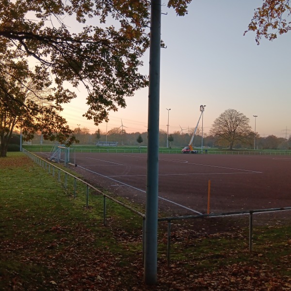 Bezirkssportanlage Krähenacker Platz 3 - Meerbusch-Osterath