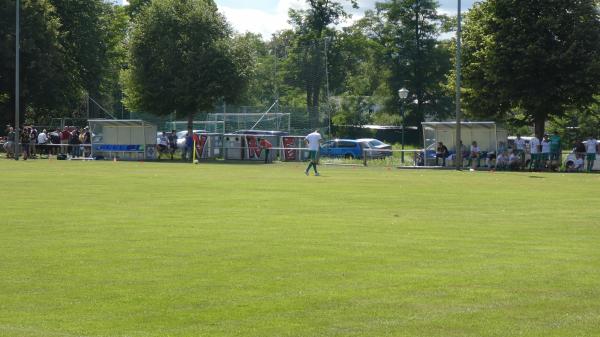 Gemeinde-Sportplätze Strandweg - Halbe