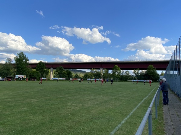 Sportanlage unter der Talbrücke - Pilsach