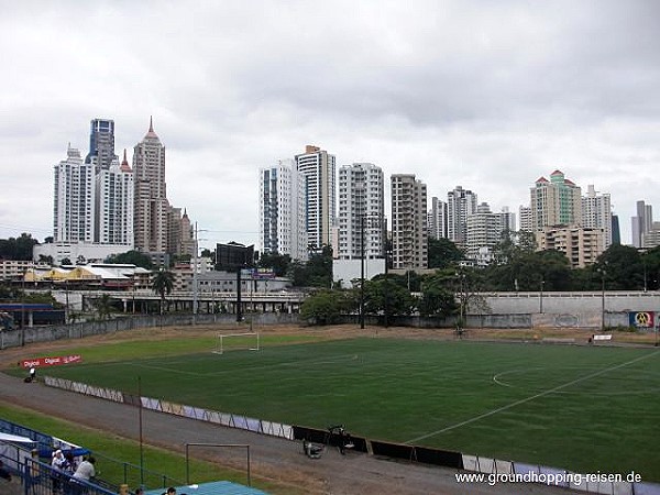 Estadio Javier Cruz - Ciudad de Panamá