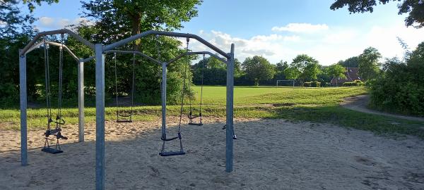 Schulsportplatz - Sandesneben