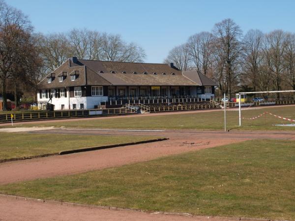 Edelstahlkampfbahn der Bezirkssportanlage Stahldorf - Krefeld-Stahldorf