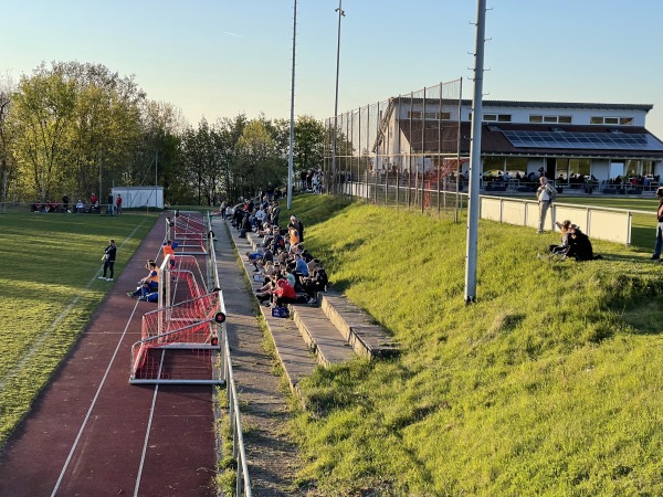 Sportgelände Rotes Knie Platz 2 - Cleebronn