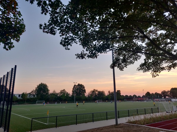 Sportplatz Martinusstraße - Köln-Esch