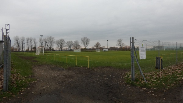 Futbalovy stadion Levice ihrisko 2 - Levice