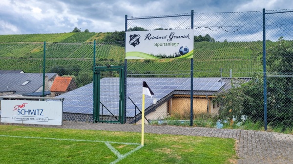 Reinhard-Grasnick-Sportanlage - Burgen/Mittelmosel