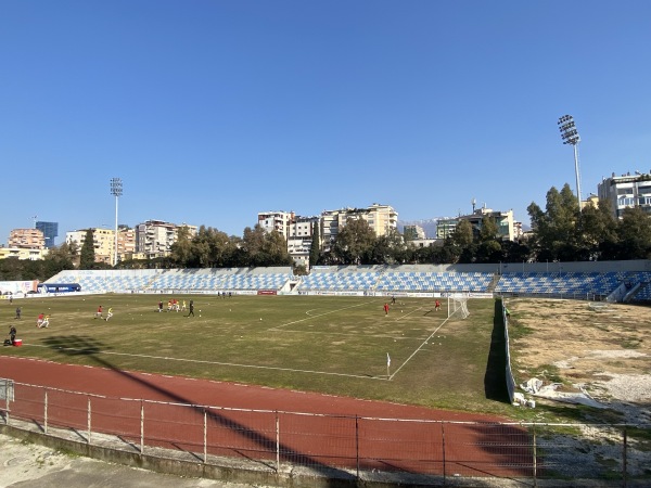 Stadiumi Selman Stërmasi - Tiranë (Tirana)