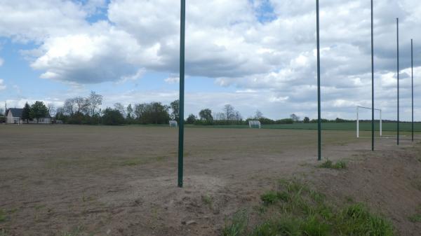 Boisko w Lubiechni Wielkiej - Lubiechnia Wielka