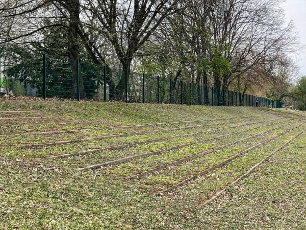 Sportplatz am Vorgebirgspark - Köln-Zollstock