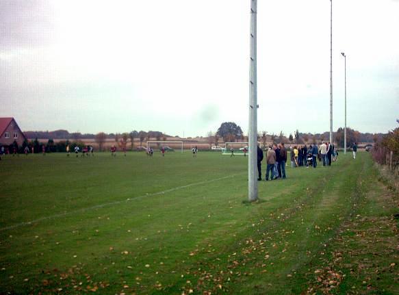 Sportplatz an der Turnhalle - Andervenne