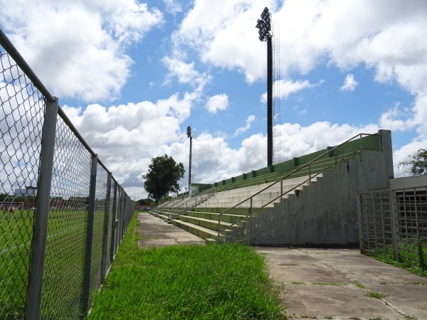 Estadio Municipal Distrito 9 - Santa Cruz de la Sierra