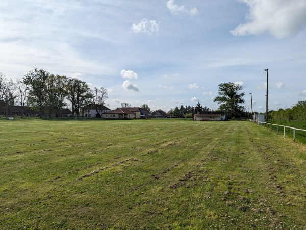 Sportplatz Rotdornstraße - Fehrbellin-Karwesee