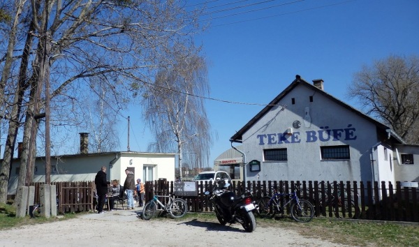 Péri focipálya - Pér