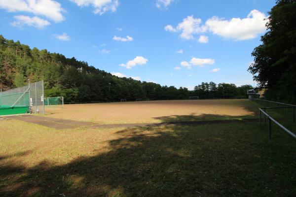 Sportplatz in der Mandel - Weisenheim/Berg