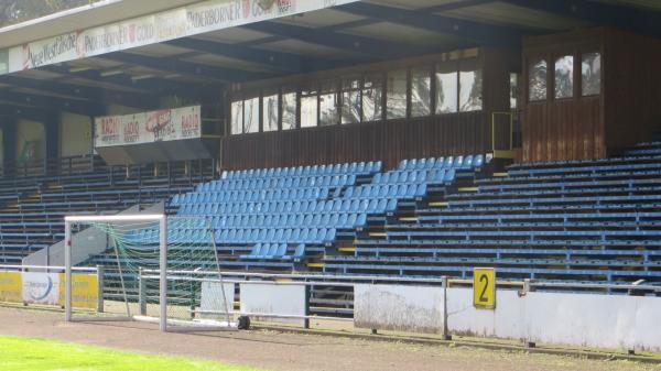 Hermann-Löns-Stadion - Paderborn-Schloß Neuhaus