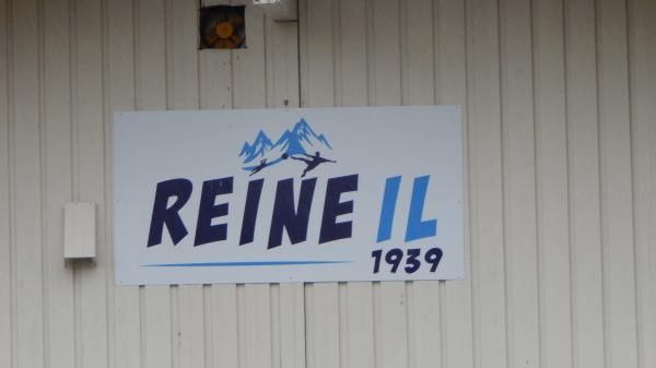 Reine stadion - Reine