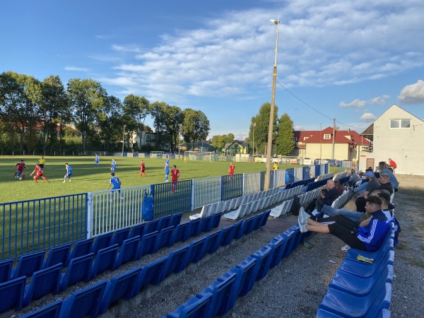 Stadion w Niedźwiedź - Niedźwiedź