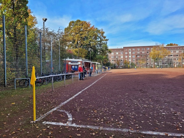 Sportplatz Meister-Francke-Straße - Hamburg-Steilshoop