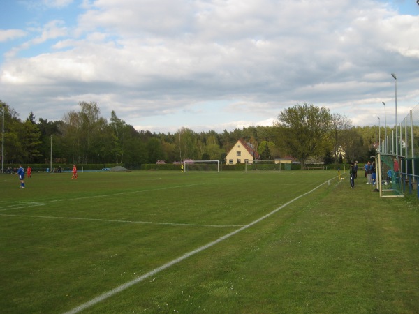 Sportplatz Straße der Deutsch-Sowjetischen Freundschaft - Elbe-Parey-Güsen