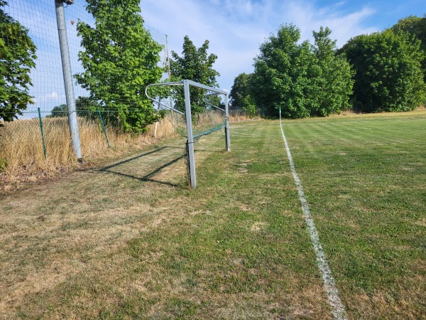 Kastanienstadion Nebenplatz - Tauche-Lindenberg