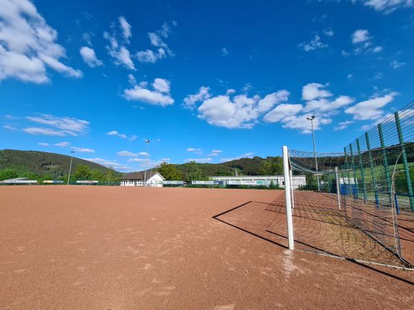 Sportplatz an der Turnhalle - Sundern/Sauerland-Endorf