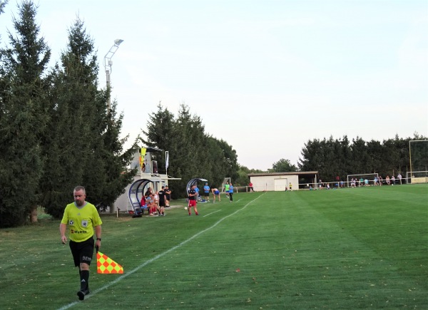 Štadión TJ Slovan Čeľadice - Čeľadice