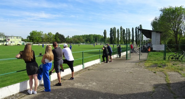Futbalový štadión Dvory nad Žitavou - Dvory nad Žitavou