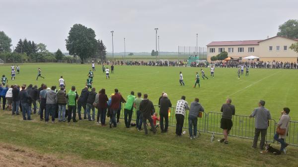 Sportplatz am Elbufer - Nünchritz