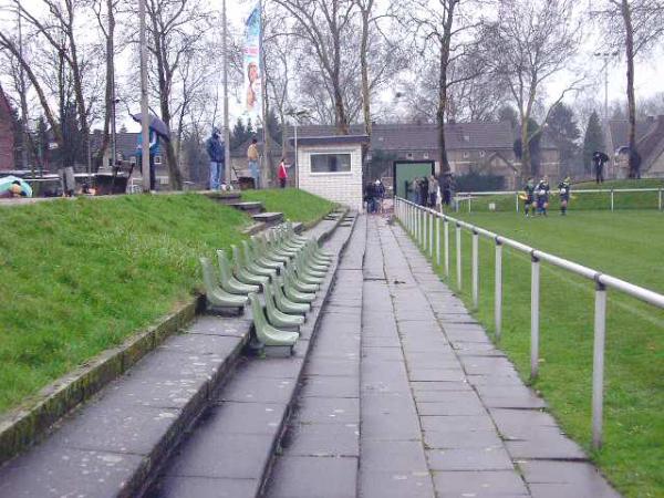 Bezirkssportanlage Düsseldorfer Straße - Duisburg-Wanheimerort