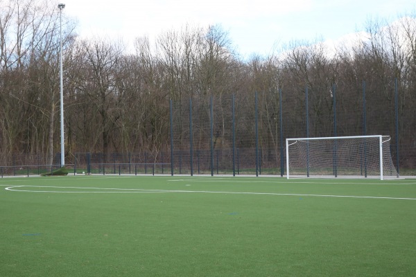 Bezirkssportanlage Am Wald - Düsseldorf-Hassels