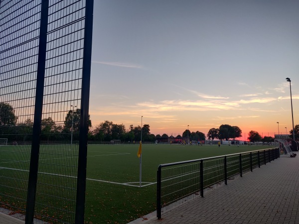 Sportplatz Martinusstraße - Köln-Esch