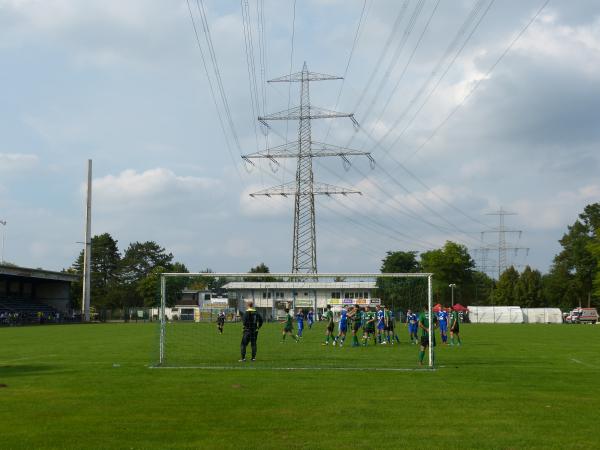 Hermann-Löns-Stadion - Paderborn-Schloß Neuhaus