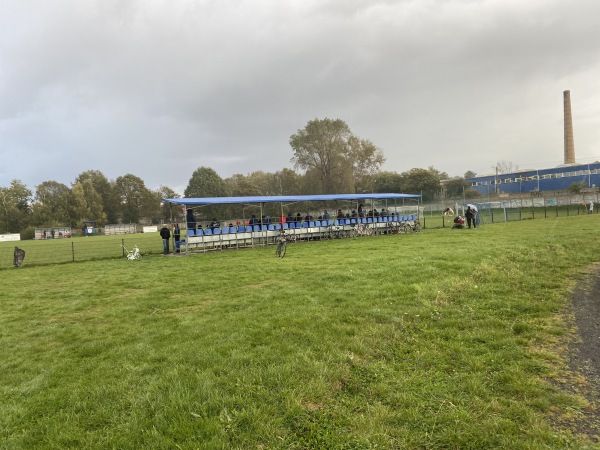 Stadion Miejski w Pieńsku obok - Pieńsk