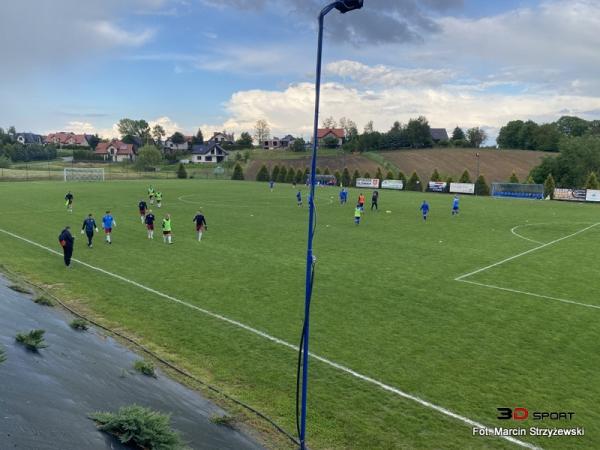 Boisko w Kocmyrzówie - Kocmyrzów